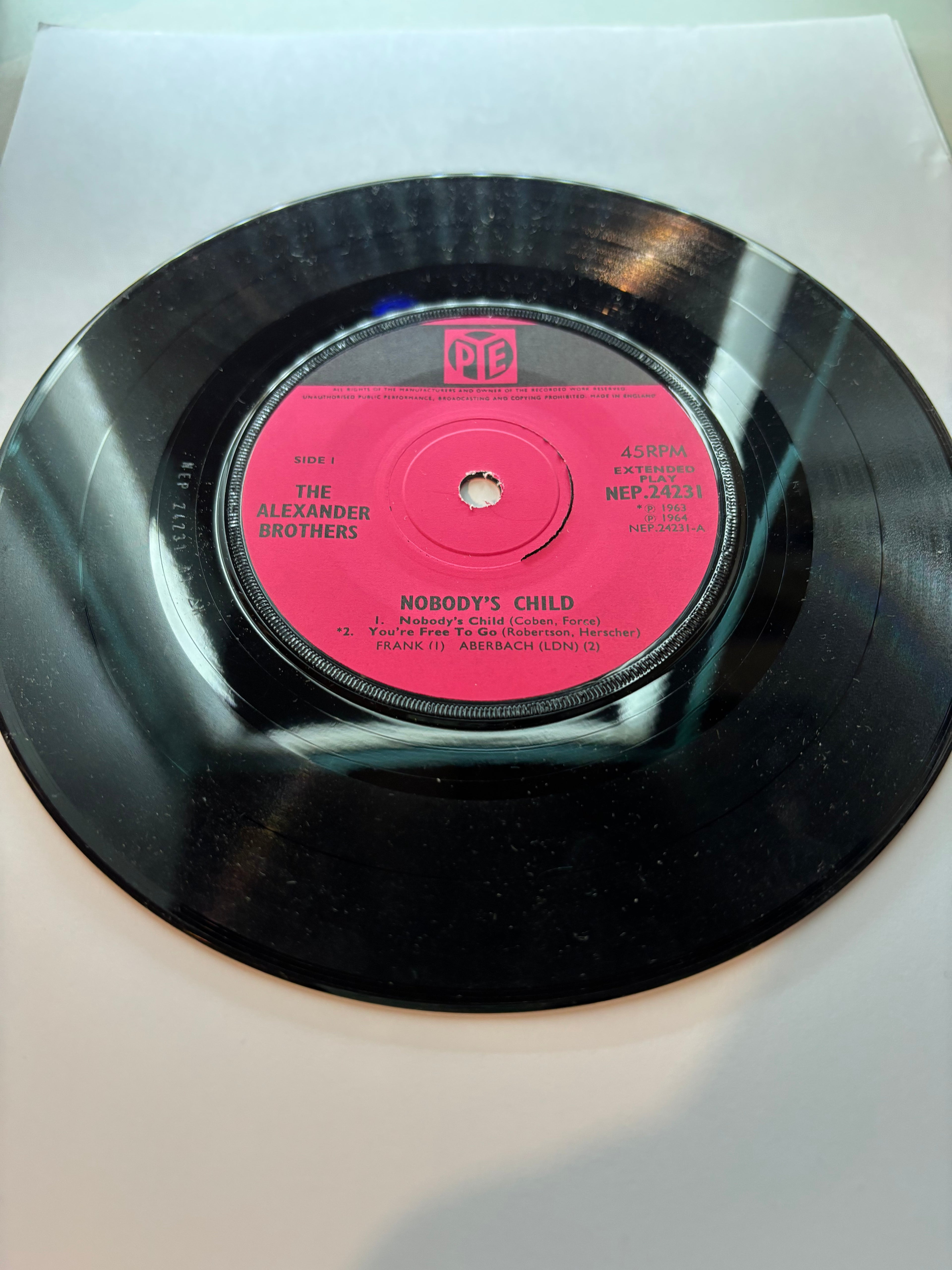 The Alexander Brothers- Nobody’s Child 7’’ vinyl single 1965
