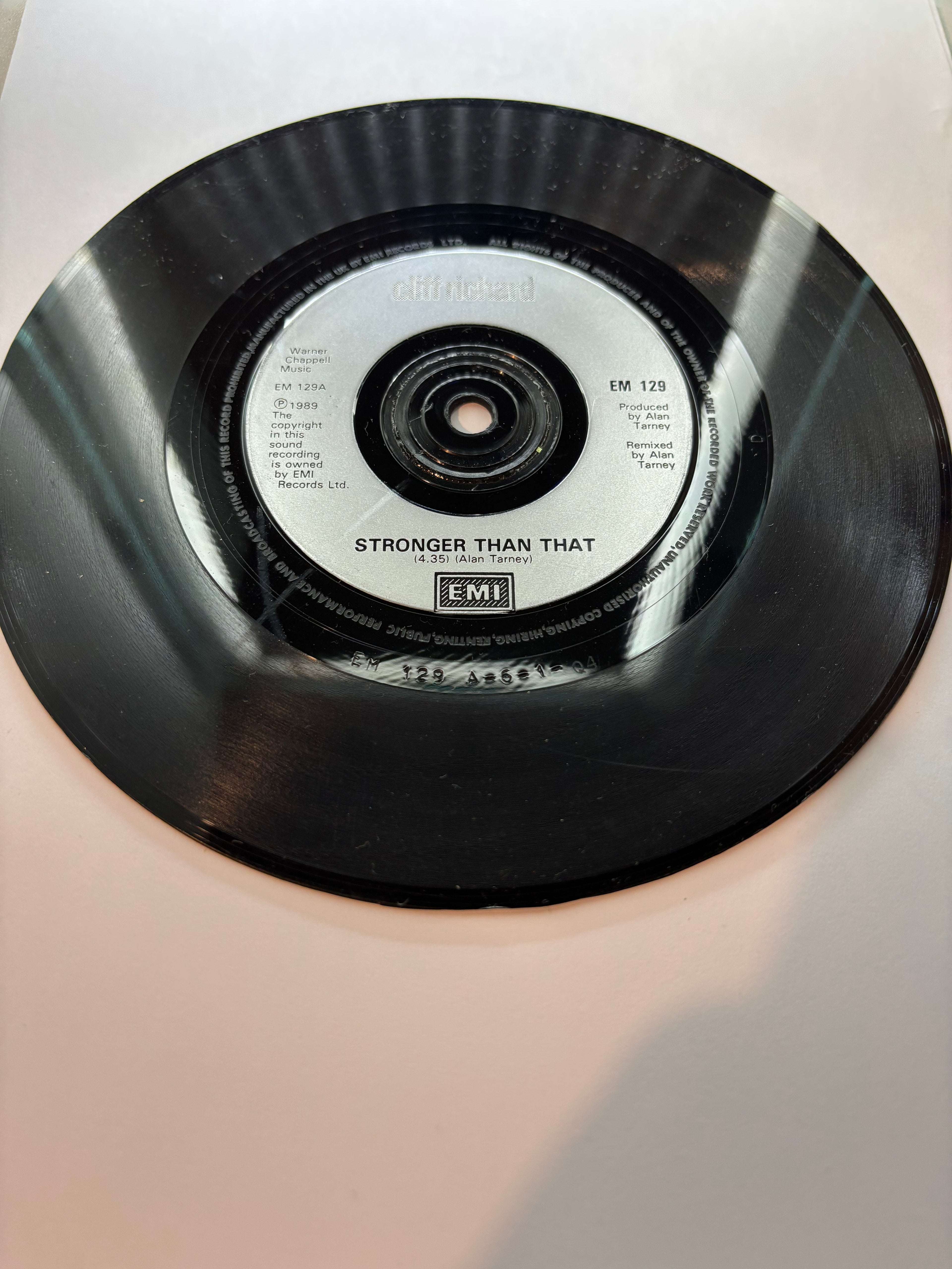 Cliff Richard- Stronger than that 7’’ vinyl single 1989