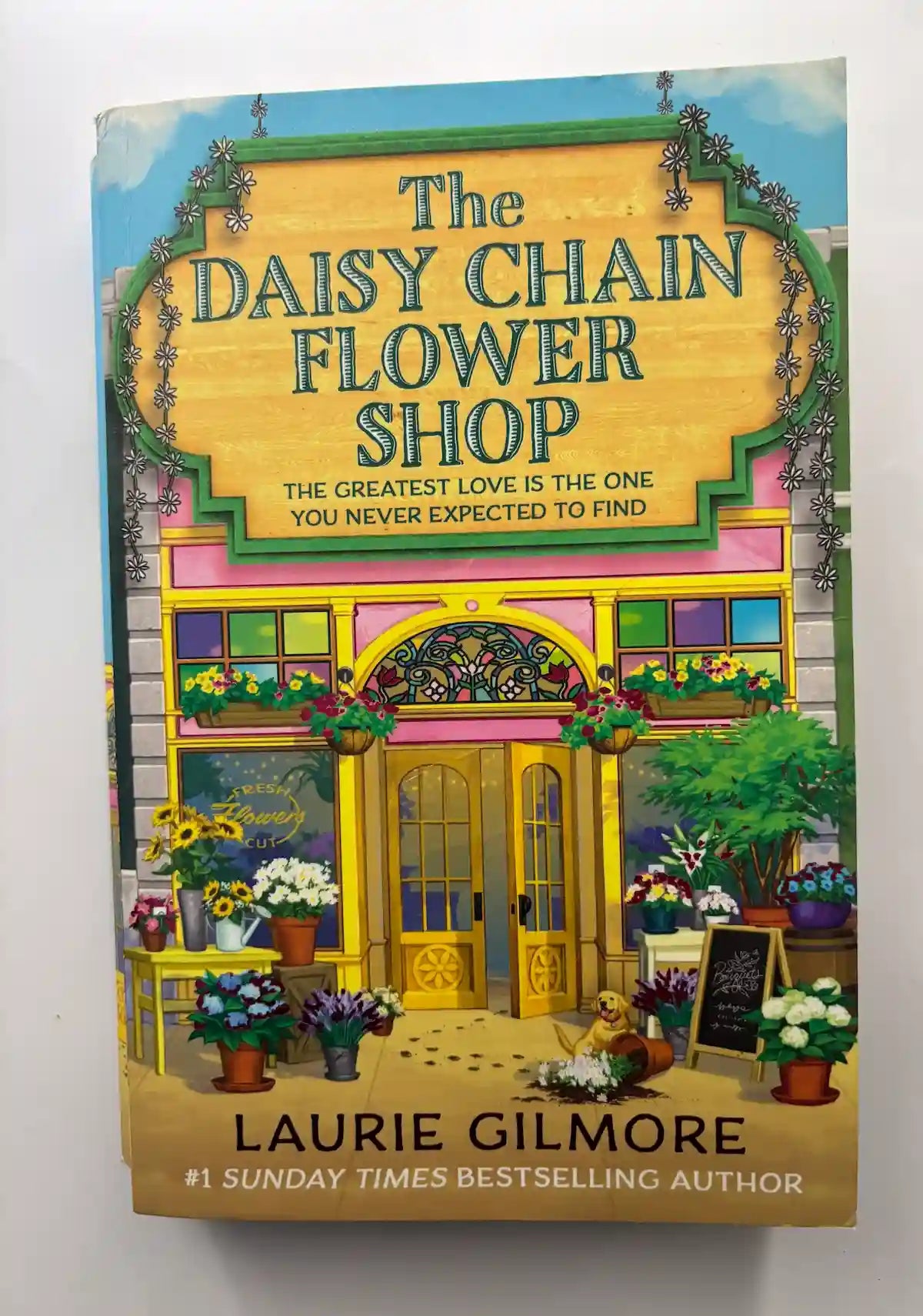 The Daisy Chain Flower Shop by Laurie Gilmore romance book front cover UK