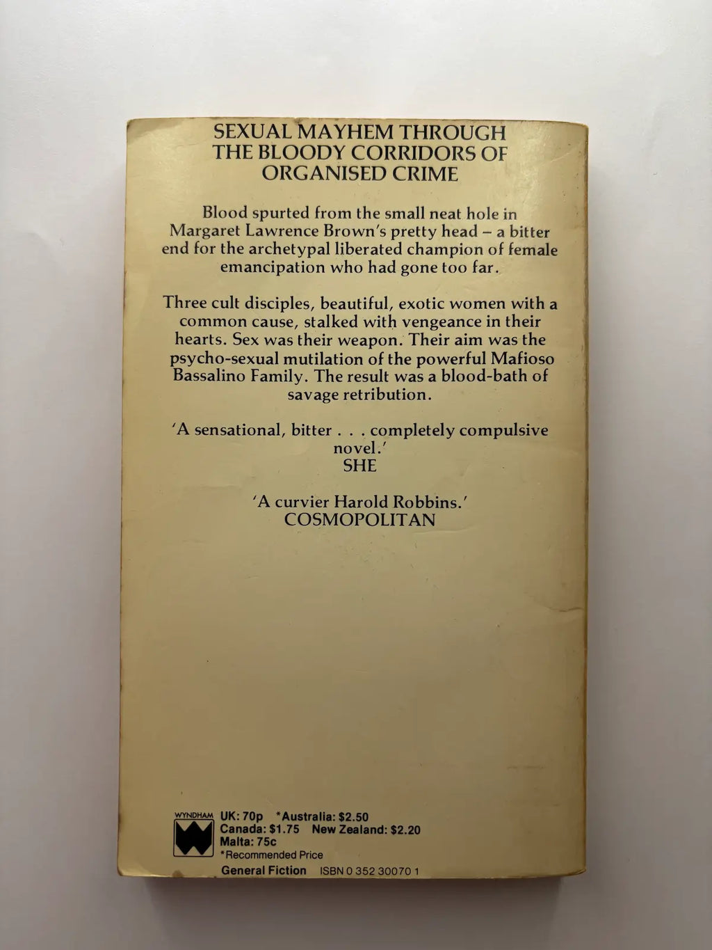 Lovehead by Jackie Collins romantic suspense book back cover description UK 
