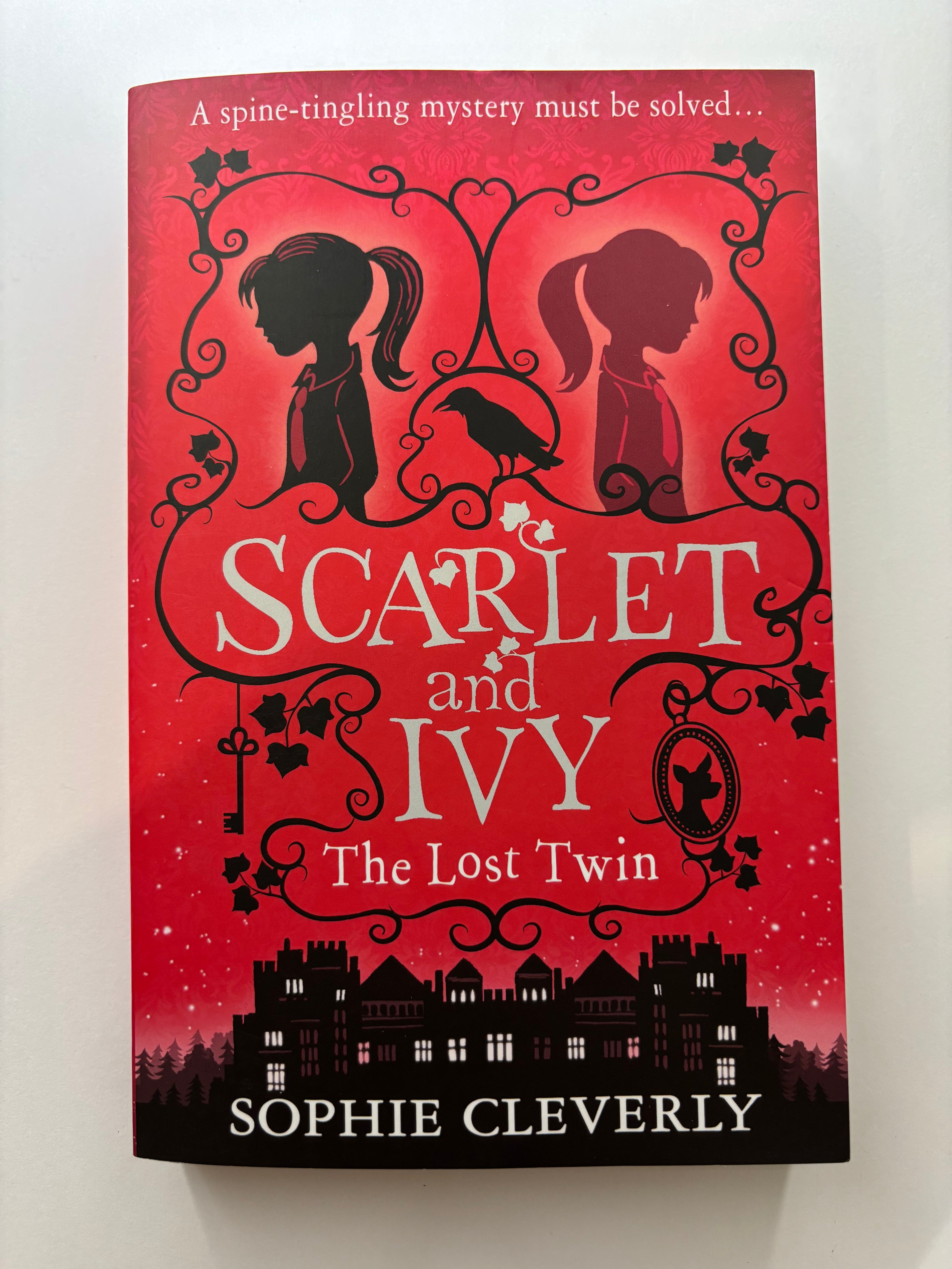 Scarlet & Ivy- The Lost Twin by Sophie Clevery