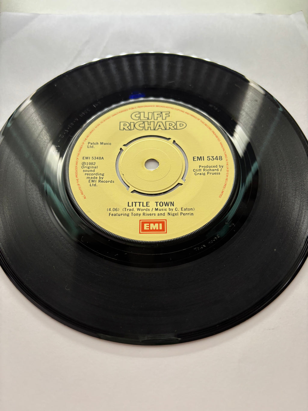 Cliff Richard- Little Town 7’’ vinyl single 1982