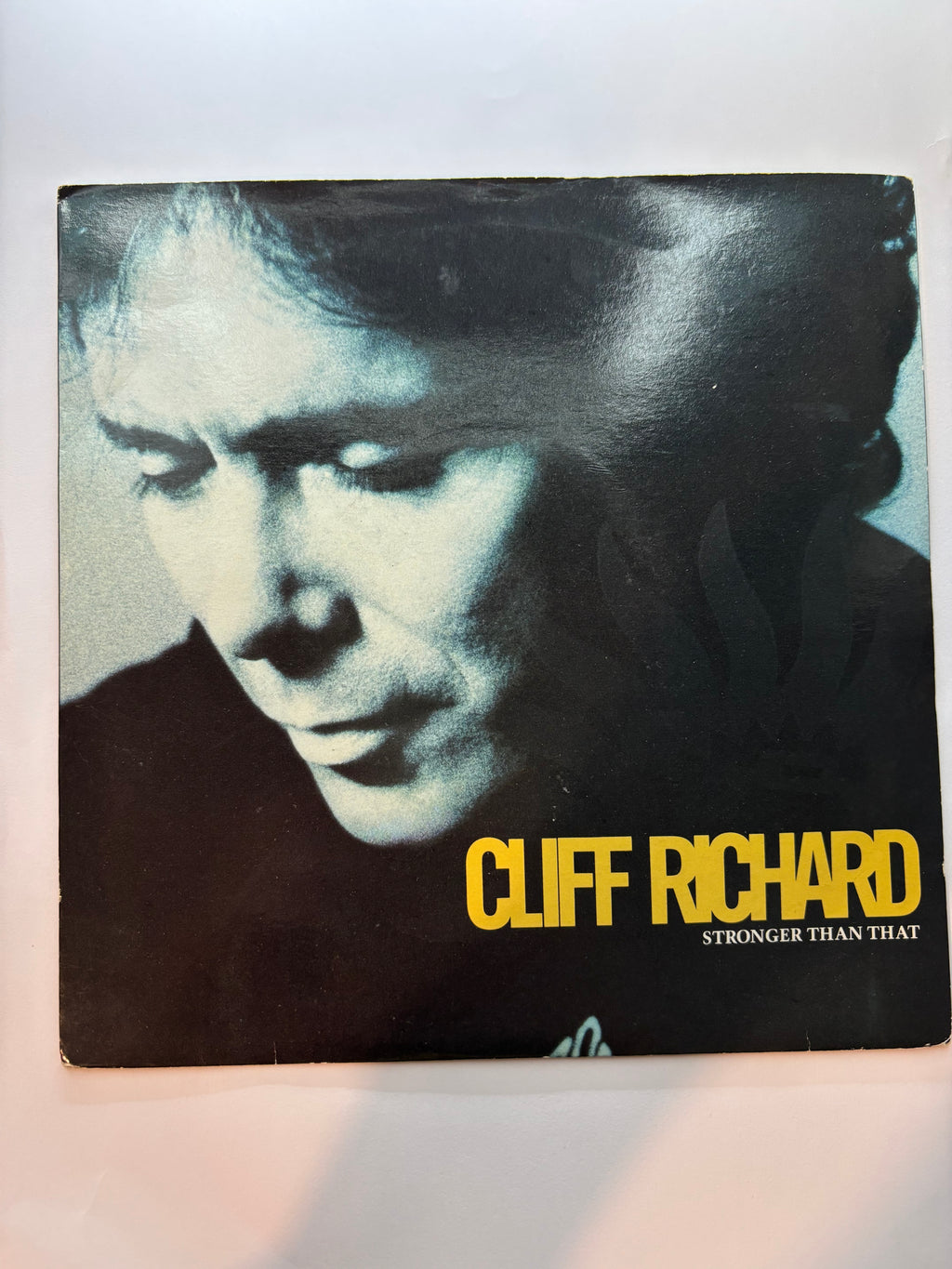 Cliff Richard- Stronger than that 7’’ vinyl single 1989