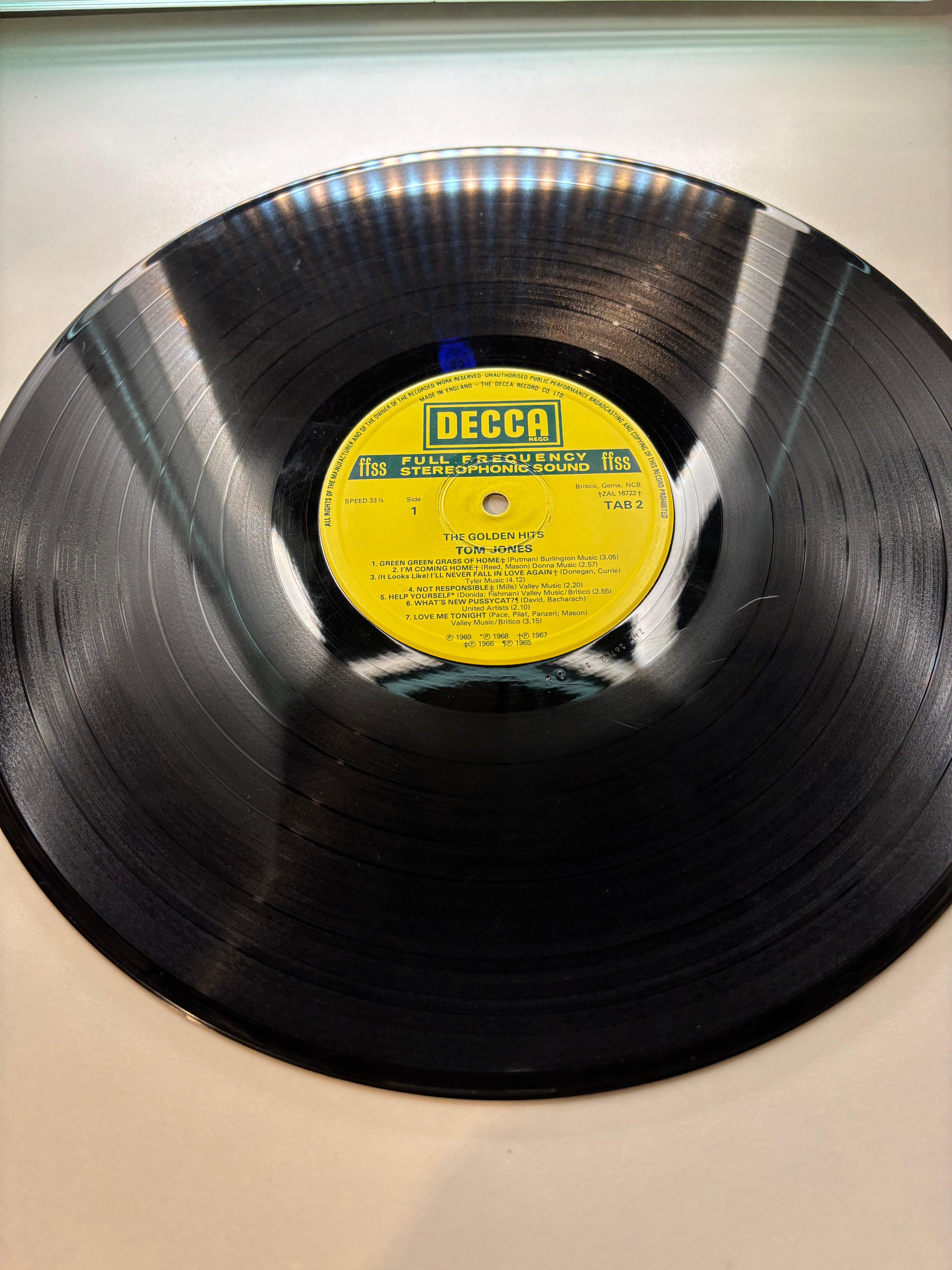 Tom Jones The Golden Hits vinyl record label DECCA 1960s UK