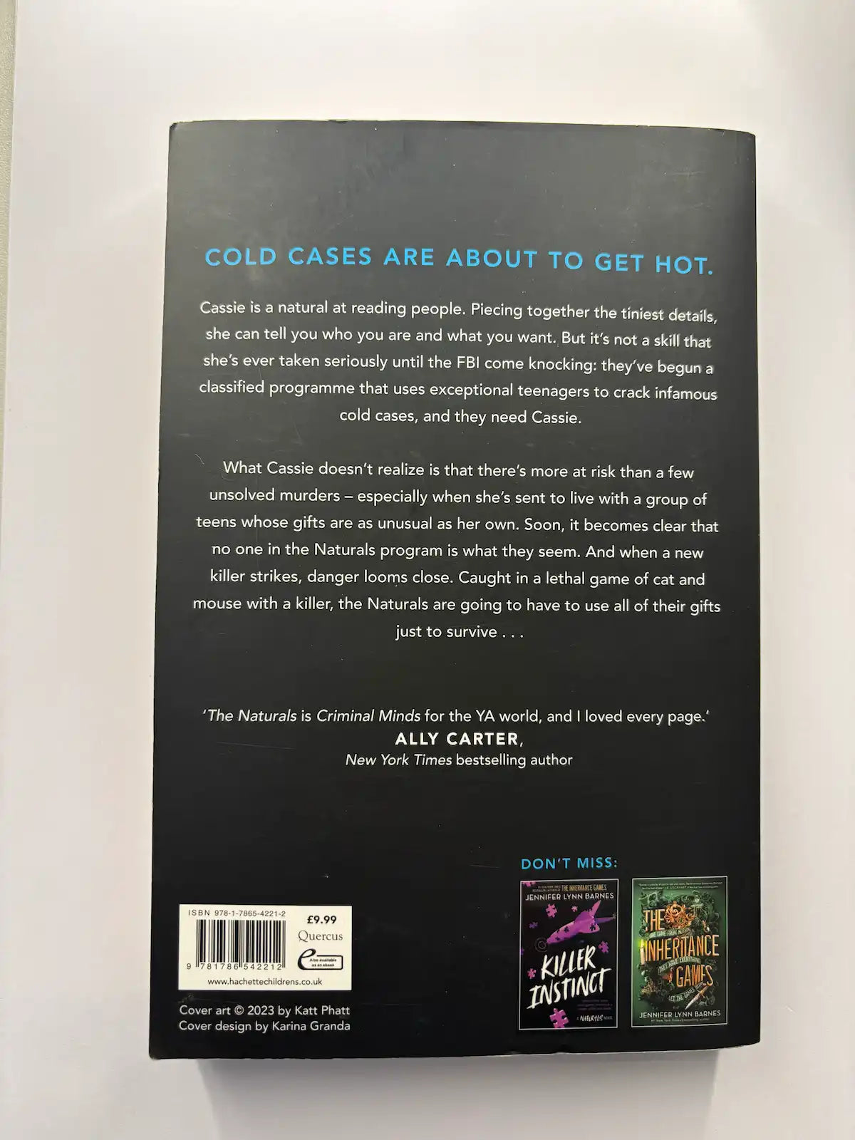 The Naturals by Jennifer Lynn Barnes YA mystery book back cover description UK 