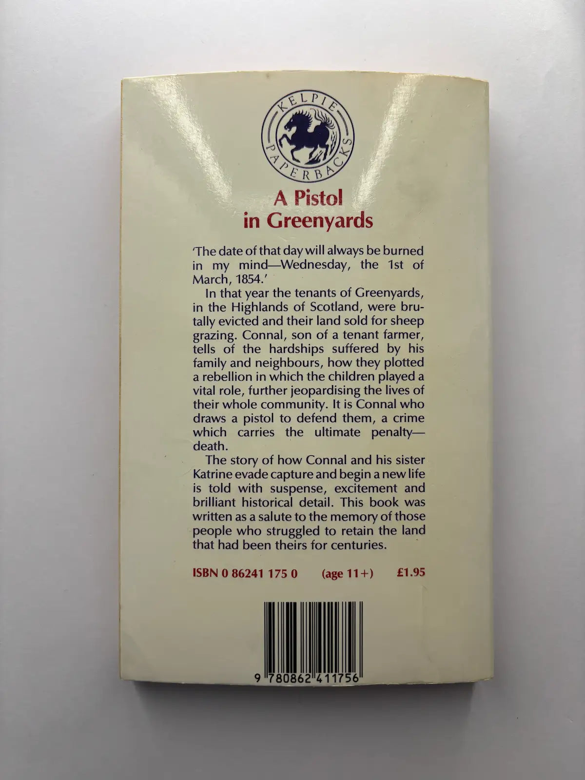 A Pistol in GreenYards by Mollie Hunter YA book back cover description UK 