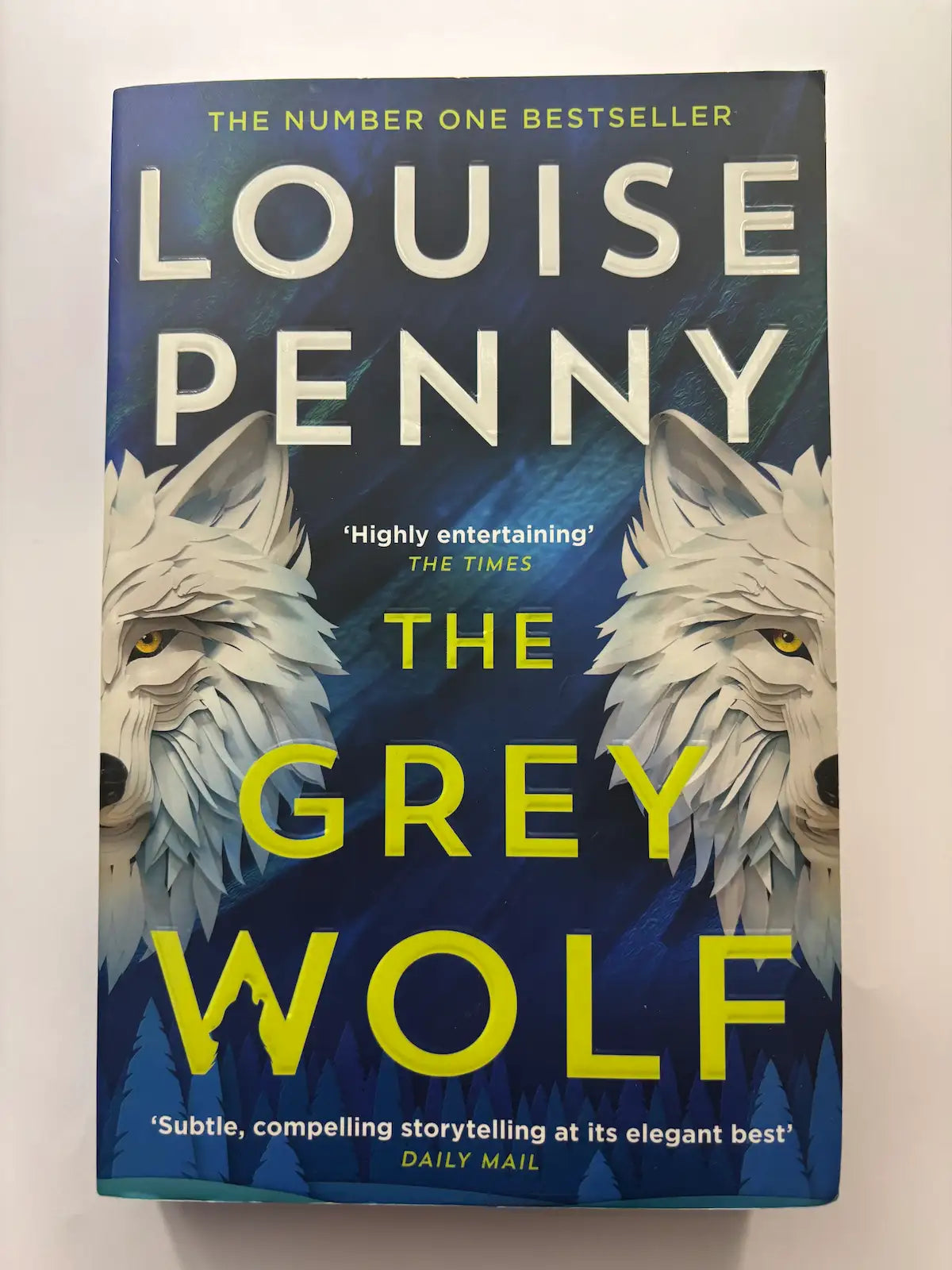 The Grey Wolf by Louise Penny mystery book front cover UK